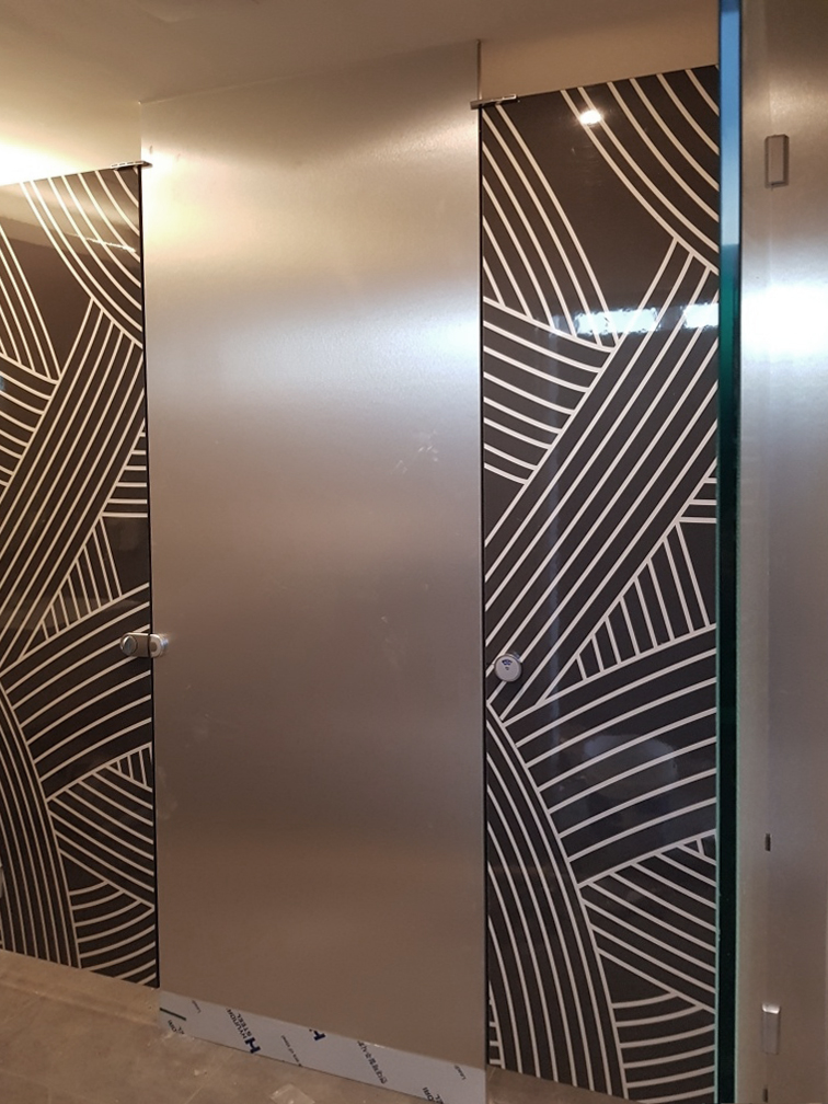 여자 화장실 칸막이 완성된 이미지