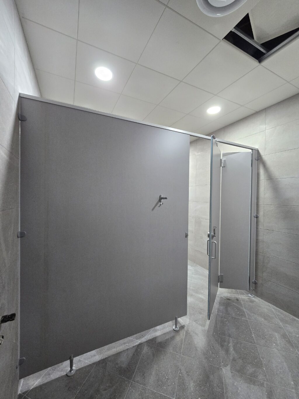 큐비클 설치 후 모습