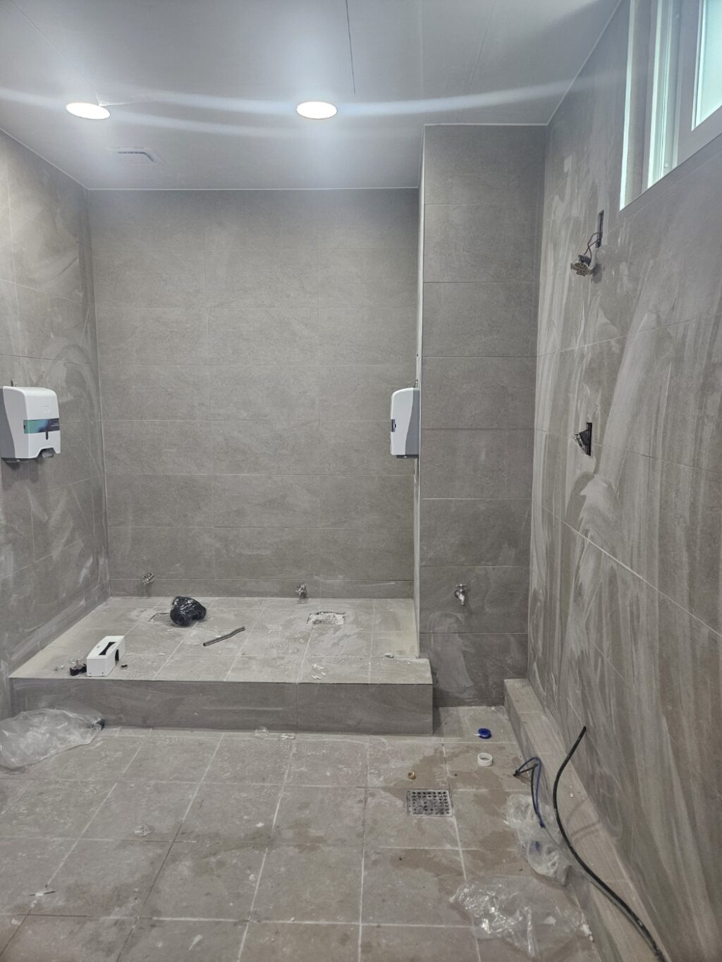 신당동 학원 화장실 큐비클 시공, 몰카 방지 칸막이 설치 후기