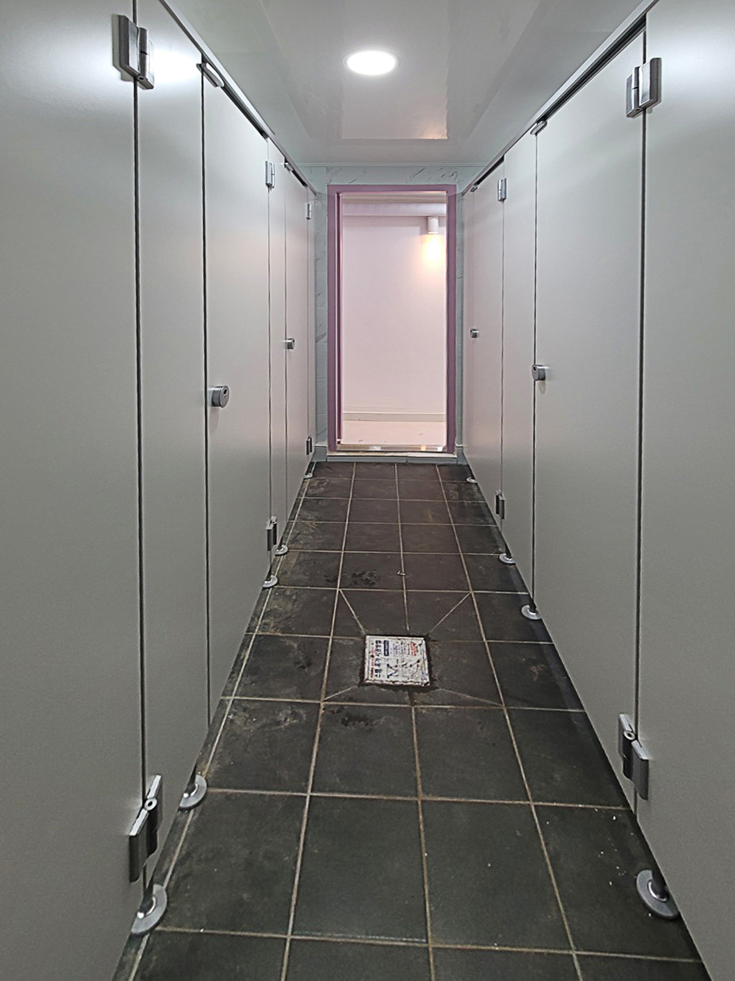 큐비클 설치 완료 후 모습