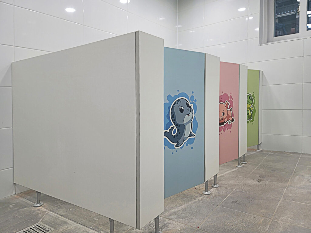 1층 공룡 캐릭터 큐비클 설치 후 모습