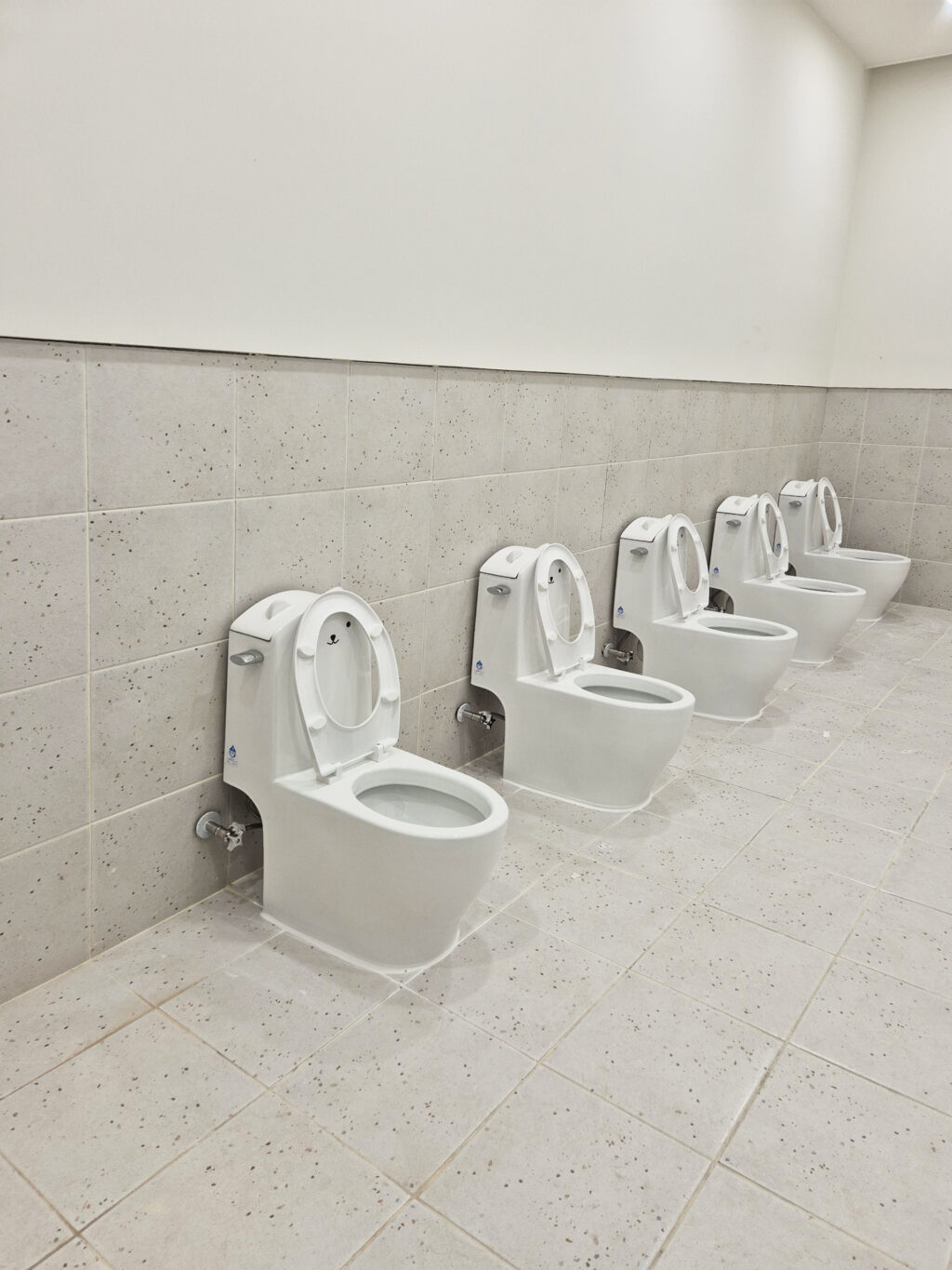 인천 큐비클 송도 어린이집 아치형 화장실 칸막이 시공 사례